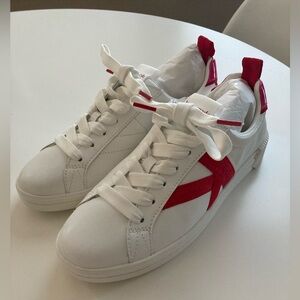K as in Kate Court Sneaker